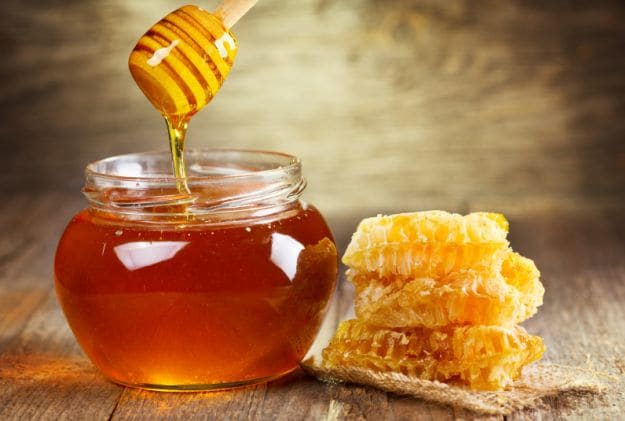 Here are 7 of the most important benefits of honey