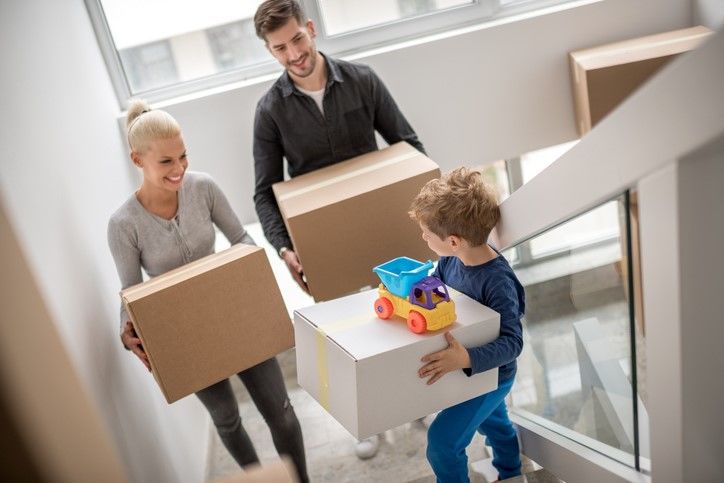 The Advantages of a Full-Service Moving Company over Self-Storage