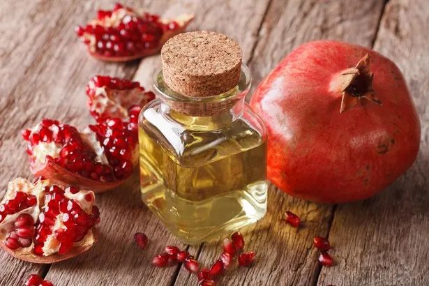 Permalink To How Does Pomegranate Seed Oil Work