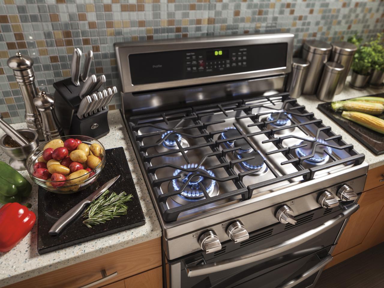 How to Buy the Right Gas Stove for Your Kitchen