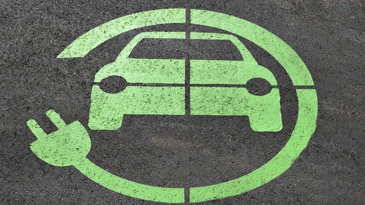 Pros And Cons Of Buying A Used Electric Car