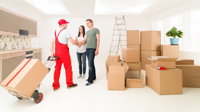 “Furniture Storage Solutions with Professional Movers in Qatar”