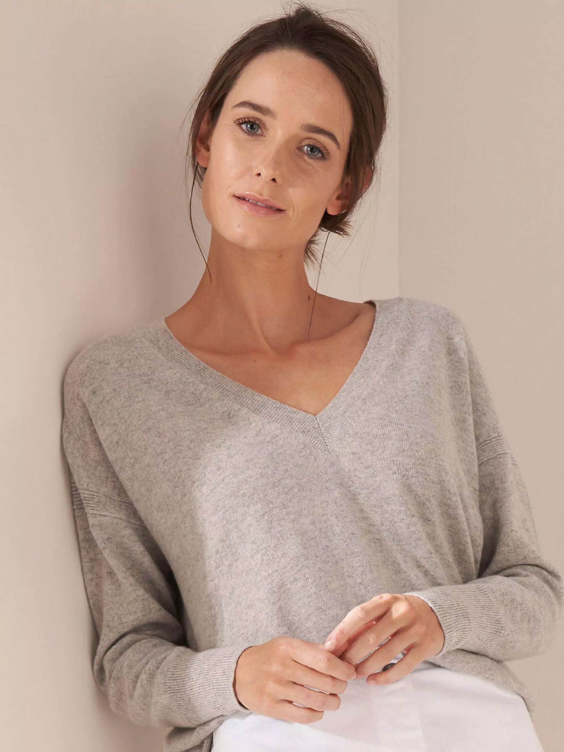 What are the Benefits of Owning a Cashmere Jumper for Women?